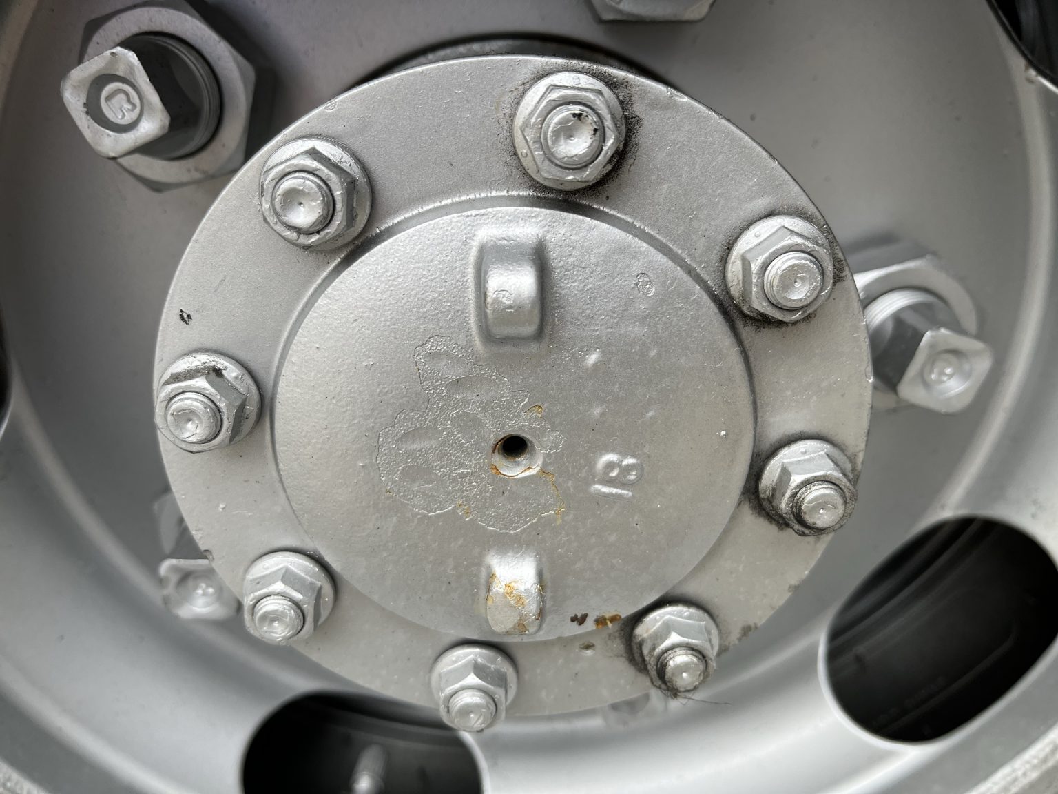 【エルフ】ホイールとリヤシャフトの締付けトルクは？【〇〇を見てまとめました】イスズ 【自動車整備士】GAMの頭の中