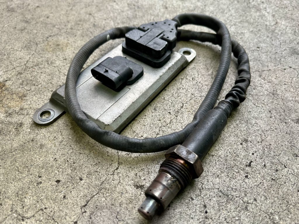 DIY施工は可能?潜むリスク|リスク1: センサー類の物理的破損