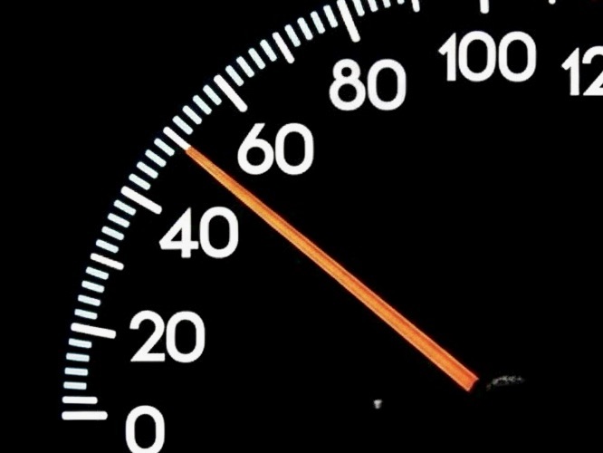 速度超過は厳禁！50km以下の走行ルール