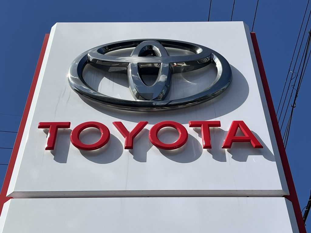 ディーラーに依頼するメリットと費用感