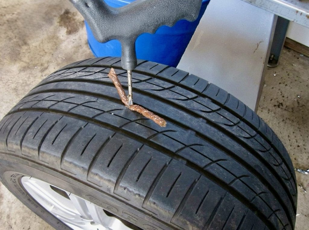 車のパンク修理の値段が高額になるケース